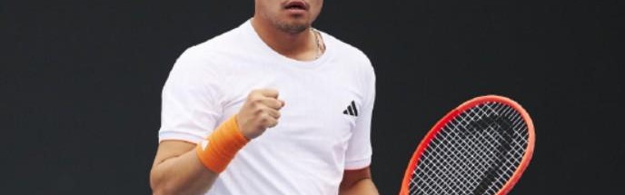 华体会登录入口-直落两盘横扫！吴易昺澳网资格赛再胜一场，重返正赛一步之遥