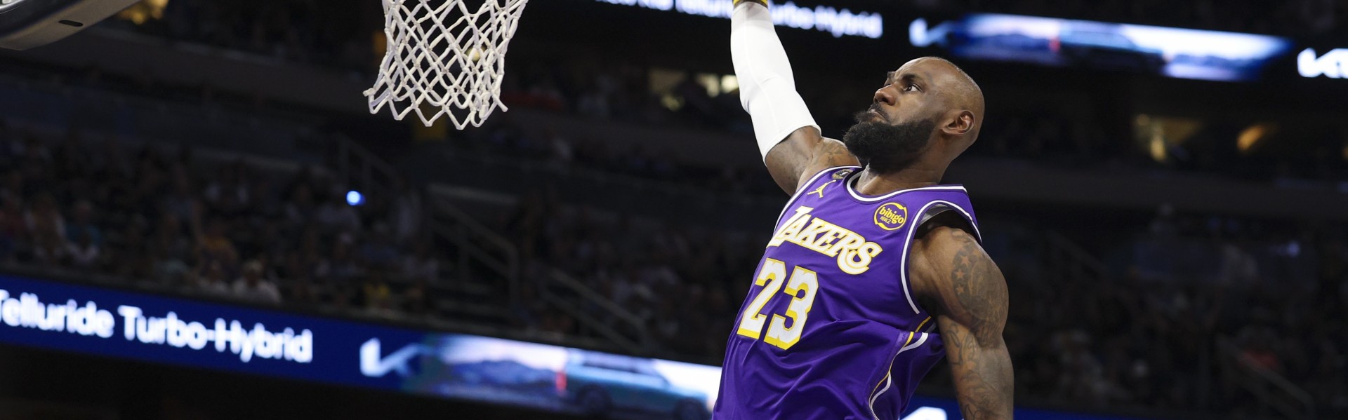 华体会官方入口-詹姆斯缺战雷霆！名记：湖人四天三赛 反正上也要输还不如休息！